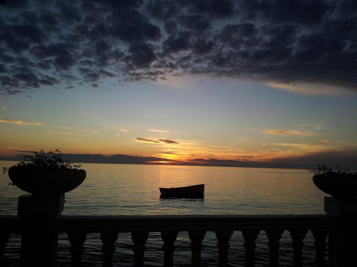 Durres City Apartment, City Center & Close To The Beach Luaran gambar